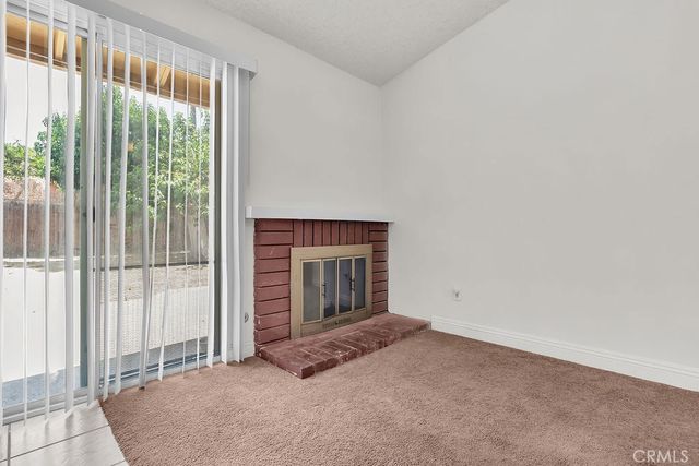 910 S Larch, Rialto, CA 92316