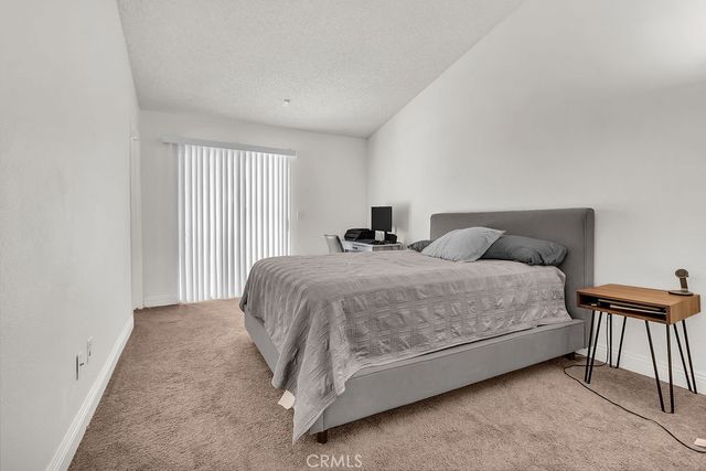 910 S Larch, Rialto, CA 92316