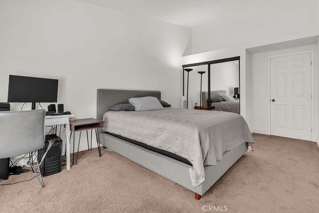 910 S Larch, Rialto, CA 92316