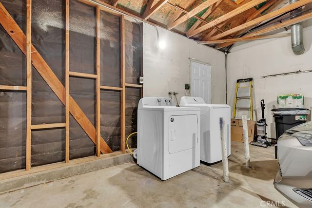 910 S Larch, Rialto, CA 92316