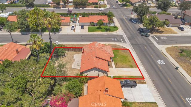 910 S Larch, Rialto, CA 92316