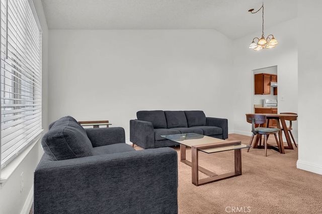 910 S Larch, Rialto, CA 92316