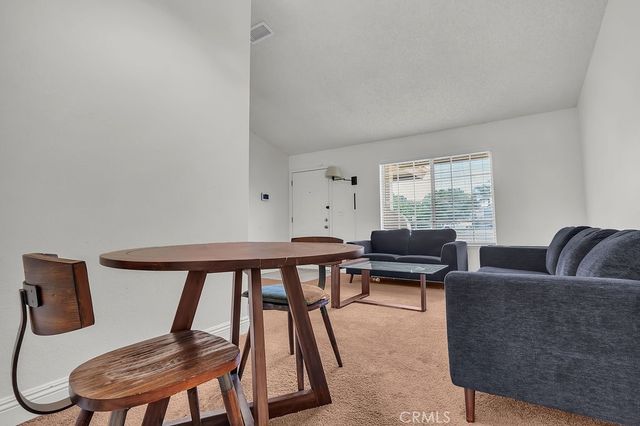 910 S Larch, Rialto, CA 92316