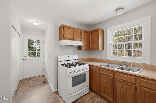 111 Rock Pointe Lane, Cary, NC 27513