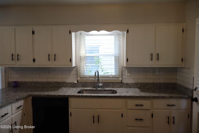 4832 S 6th St, Louisville, KY 40214