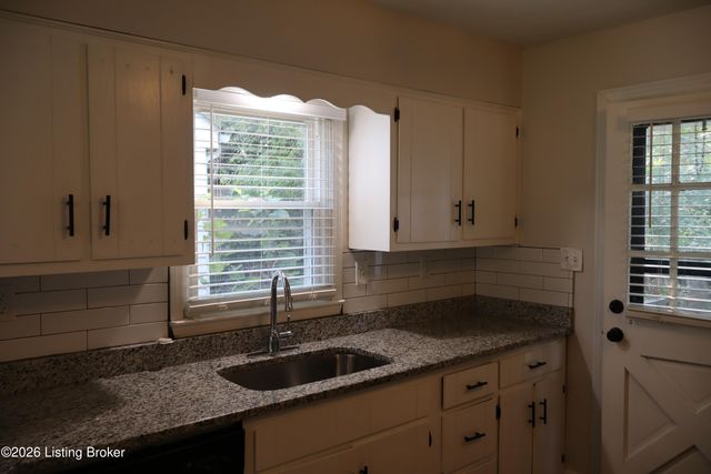 4832 S 6th St, Louisville, KY 40214