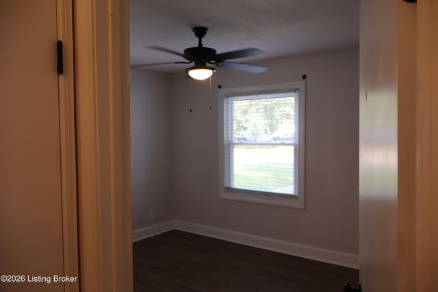 4832 S 6th St, Louisville, KY 40214