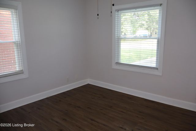 4832 S 6th St, Louisville, KY 40214
