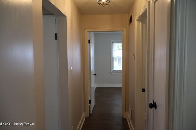 4832 S 6th St, Louisville, KY 40214