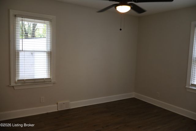 4832 S 6th St, Louisville, KY 40214
