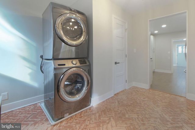 2203 SOUTHERN AVE, Baltimore, MD 21214