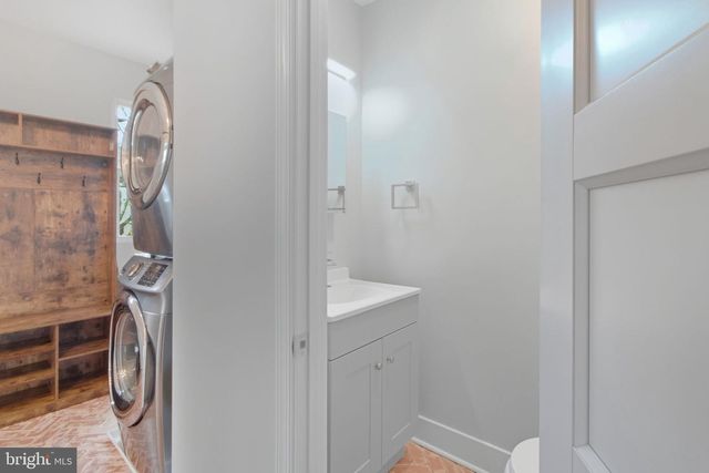 2203 SOUTHERN AVE, Baltimore, MD 21214