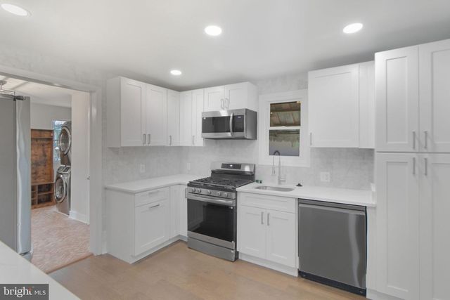 2203 SOUTHERN AVE, Baltimore, MD 21214