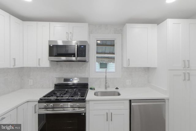 2203 SOUTHERN AVE, Baltimore, MD 21214