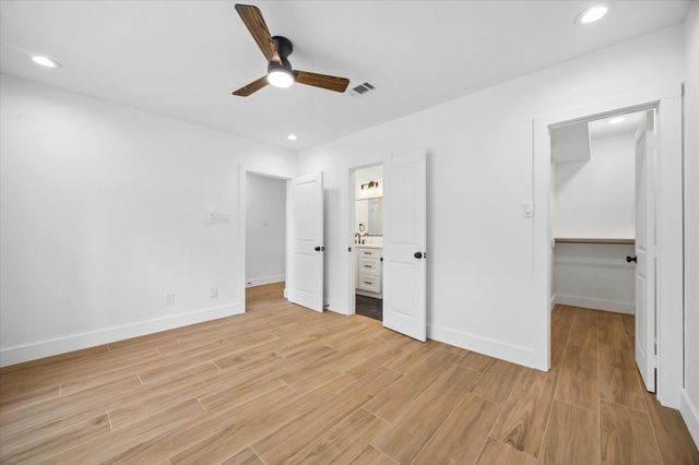 11840 Barryknoll Lane 8, Houston, TX 77024