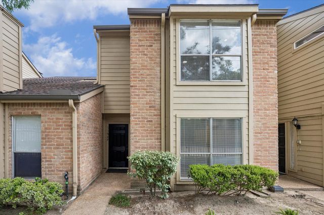 11840 Barryknoll Lane 8, Houston, TX 77024