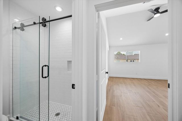11840 Barryknoll Lane 8, Houston, TX 77024