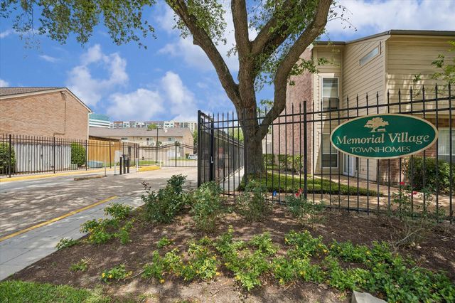 11840 Barryknoll Lane 8, Houston, TX 77024