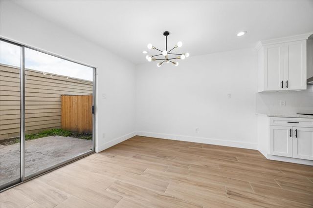 11840 Barryknoll Lane 8, Houston, TX 77024