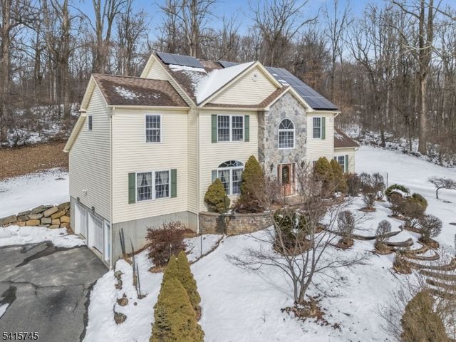 3 Elk Ridge Rd, Lebanon Twp., NJ 07830