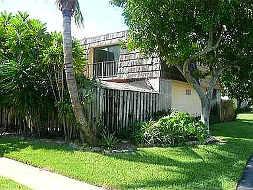 2370 WATERSIDE Drive, Lake Worth, FL 33461