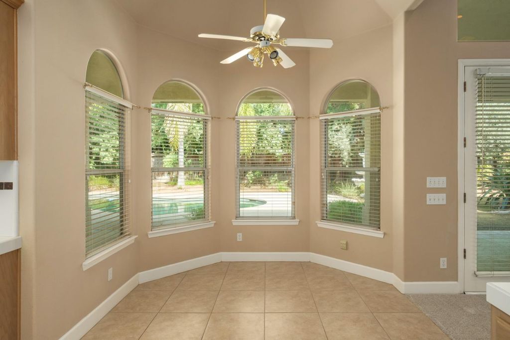 Image 22 of property listing at 6572 N Selland Avenue, Fresno, CA 93711