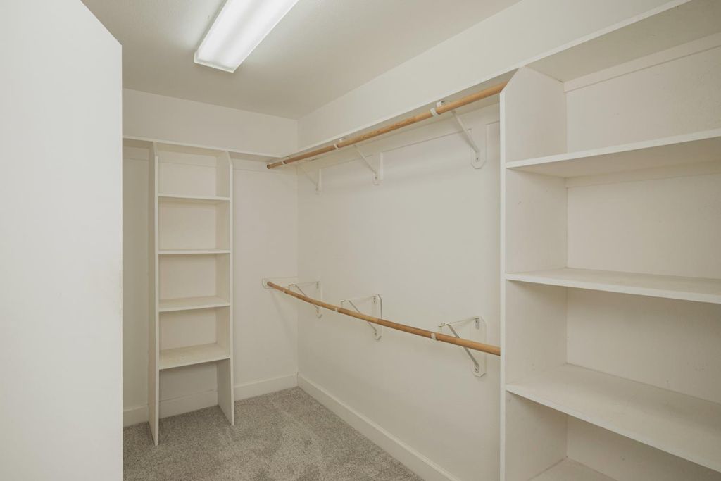 Image 30 of property listing at 6572 N Selland Avenue, Fresno, CA 93711