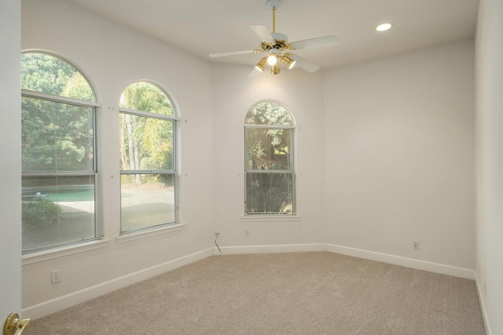 Image 31 of property listing at 6572 N Selland Avenue, Fresno, CA 93711