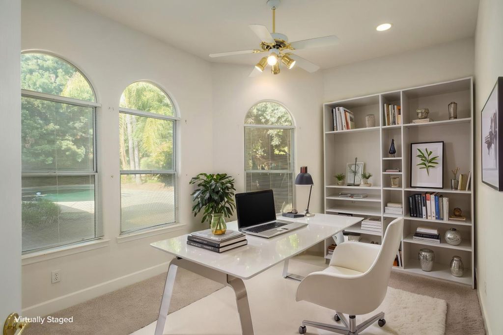 Image 32 of property listing at 6572 N Selland Avenue, Fresno, CA 93711