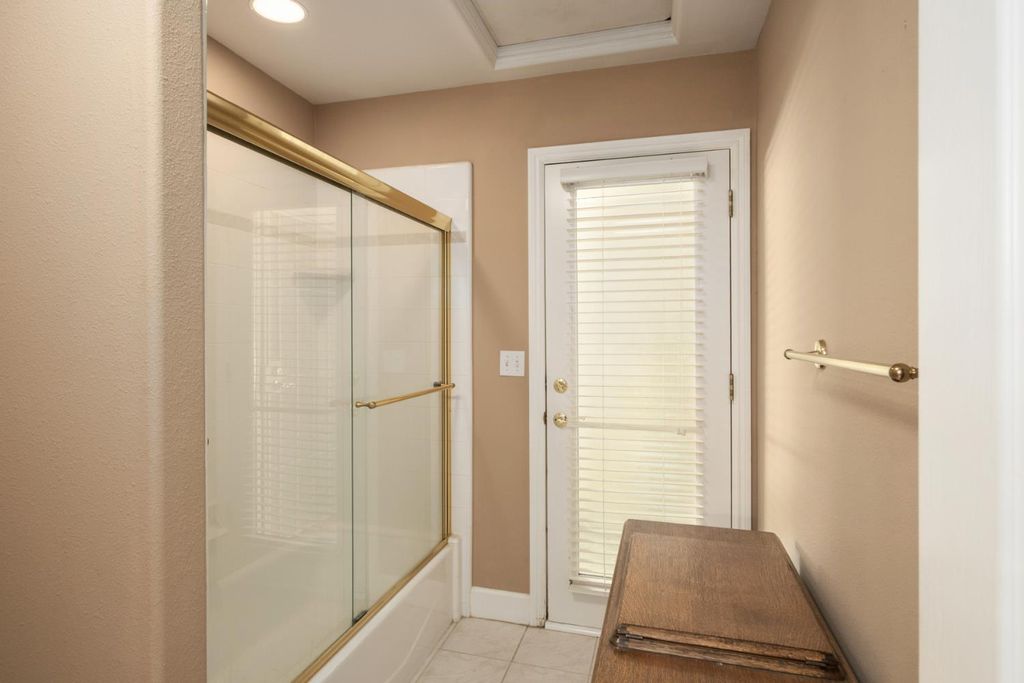 Image 38 of property listing at 6572 N Selland Avenue, Fresno, CA 93711