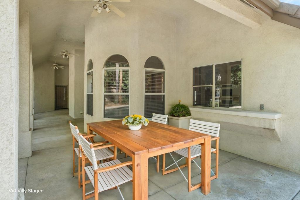 Image 46 of property listing at 6572 N Selland Avenue, Fresno, CA 93711