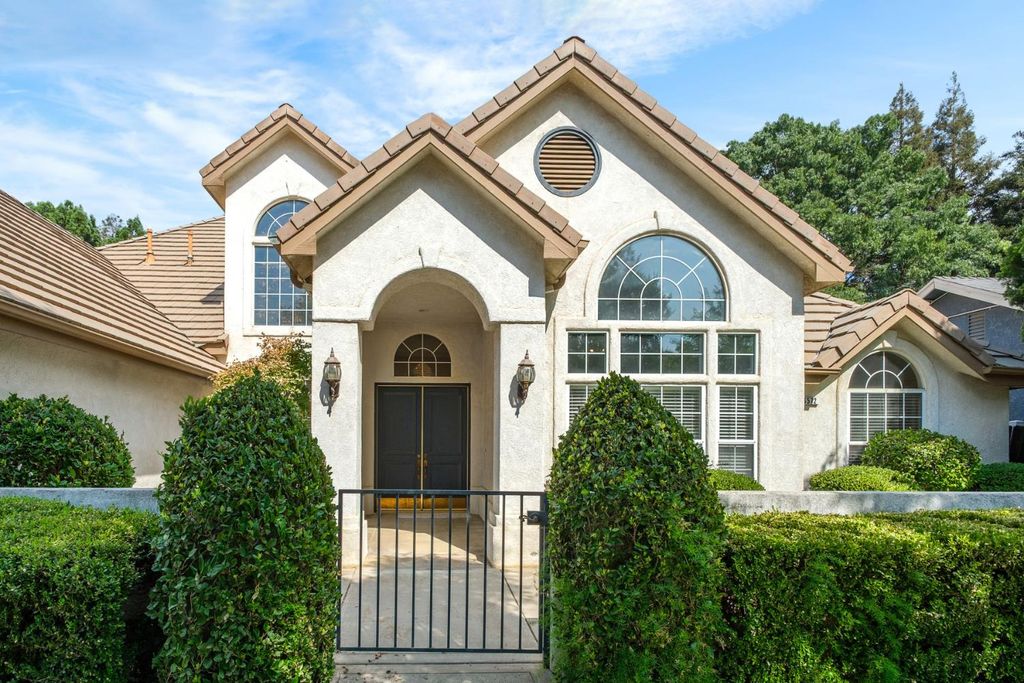 Image 5 of property listing at 6572 N Selland Avenue, Fresno, CA 93711