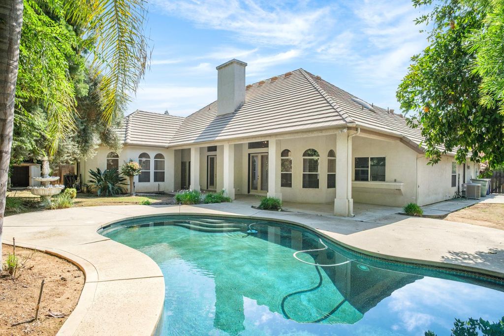 Image 50 of property listing at 6572 N Selland Avenue, Fresno, CA 93711