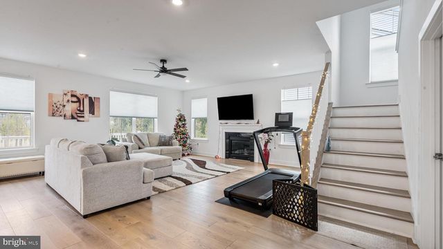 87 AARON TRUEHART WAY, Titusville, NJ 08560