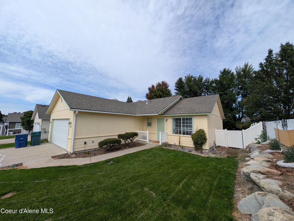 1465 E STOCKMAN AVE, Post Falls, ID 83854 photo 2
