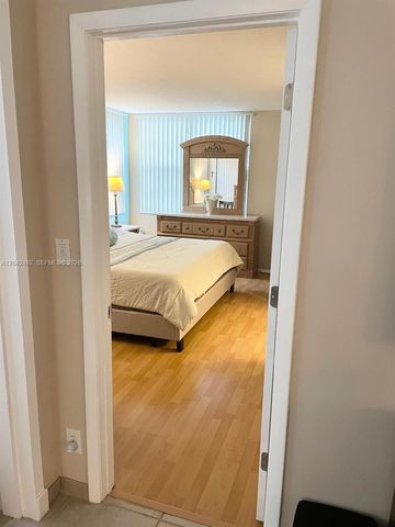 9520 Seagrape Drive 106, Davie, FL 33324