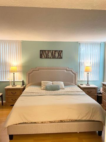 9520 Seagrape Drive 106, Davie, FL 33324
