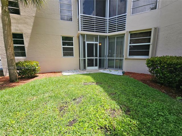 9520 Seagrape Drive 106, Davie, FL 33324