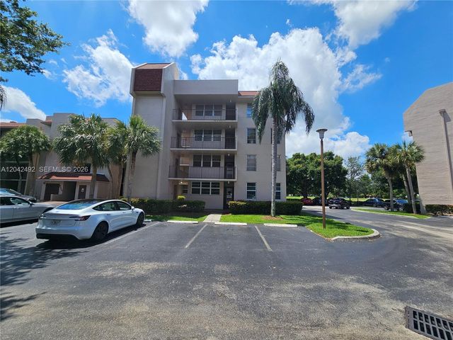 9520 Seagrape Drive 106, Davie, FL 33324