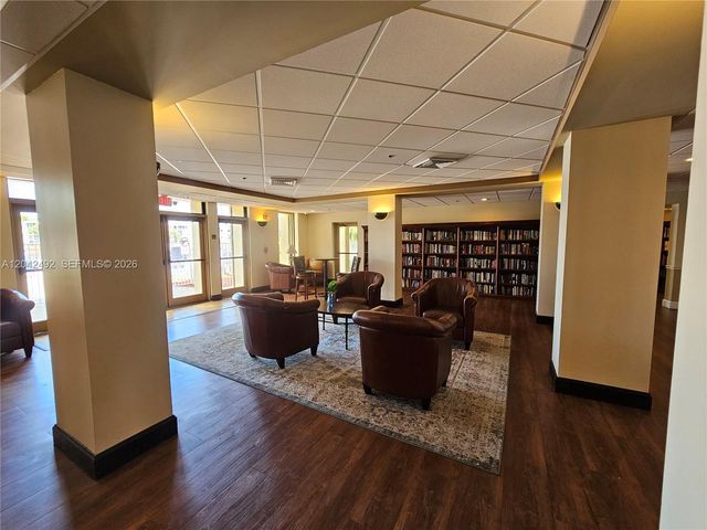 9520 Seagrape Drive 106, Davie, FL 33324