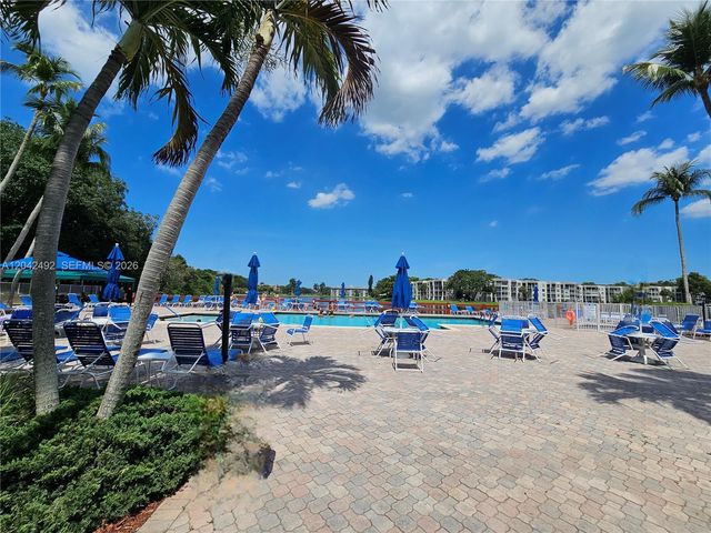 9520 Seagrape Drive 106, Davie, FL 33324