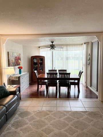 9520 Seagrape Drive 106, Davie, FL 33324