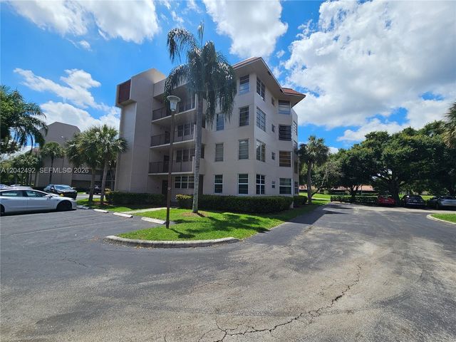 9520 Seagrape Drive 106, Davie, FL 33324