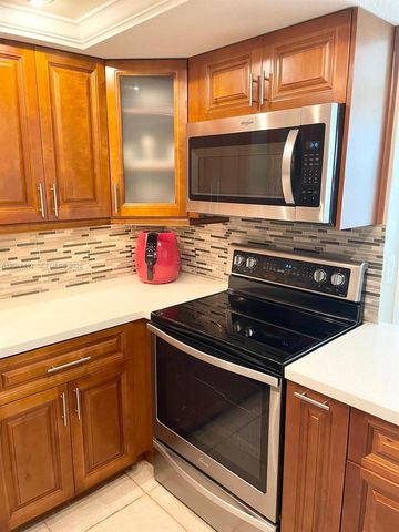 9520 Seagrape Drive 106, Davie, FL 33324