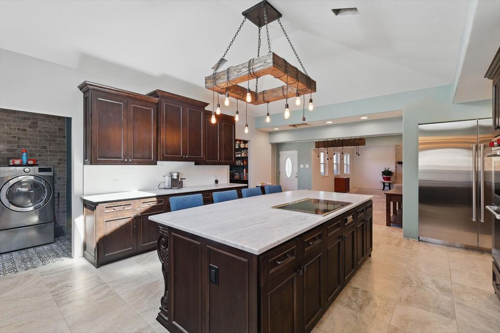 913 Ashland Court, Mansfield, TX 76063