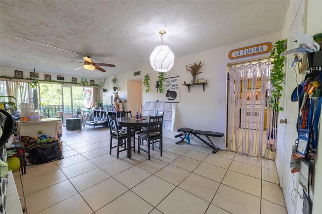 706 NW 87th Ave 212, Miami, FL 33172