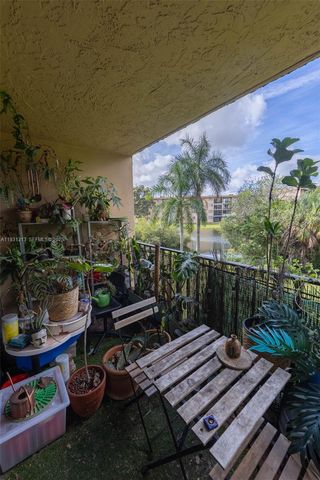 706 NW 87th Ave 212, Miami, FL 33172