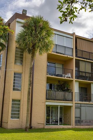 706 NW 87th Ave 212, Miami, FL 33172