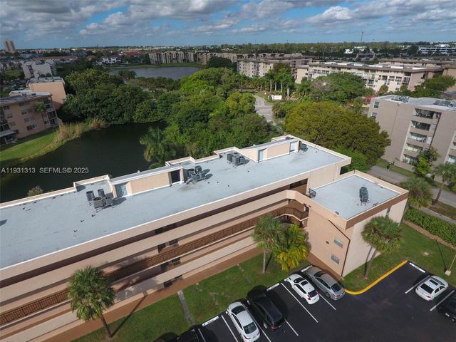 706 NW 87th Ave 212, Miami, FL 33172