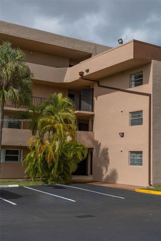 706 NW 87th Ave 212, Miami, FL 33172